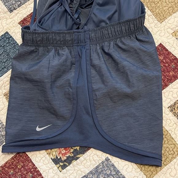 Nike women’s dry fit running shorts - Picture 4 of 5